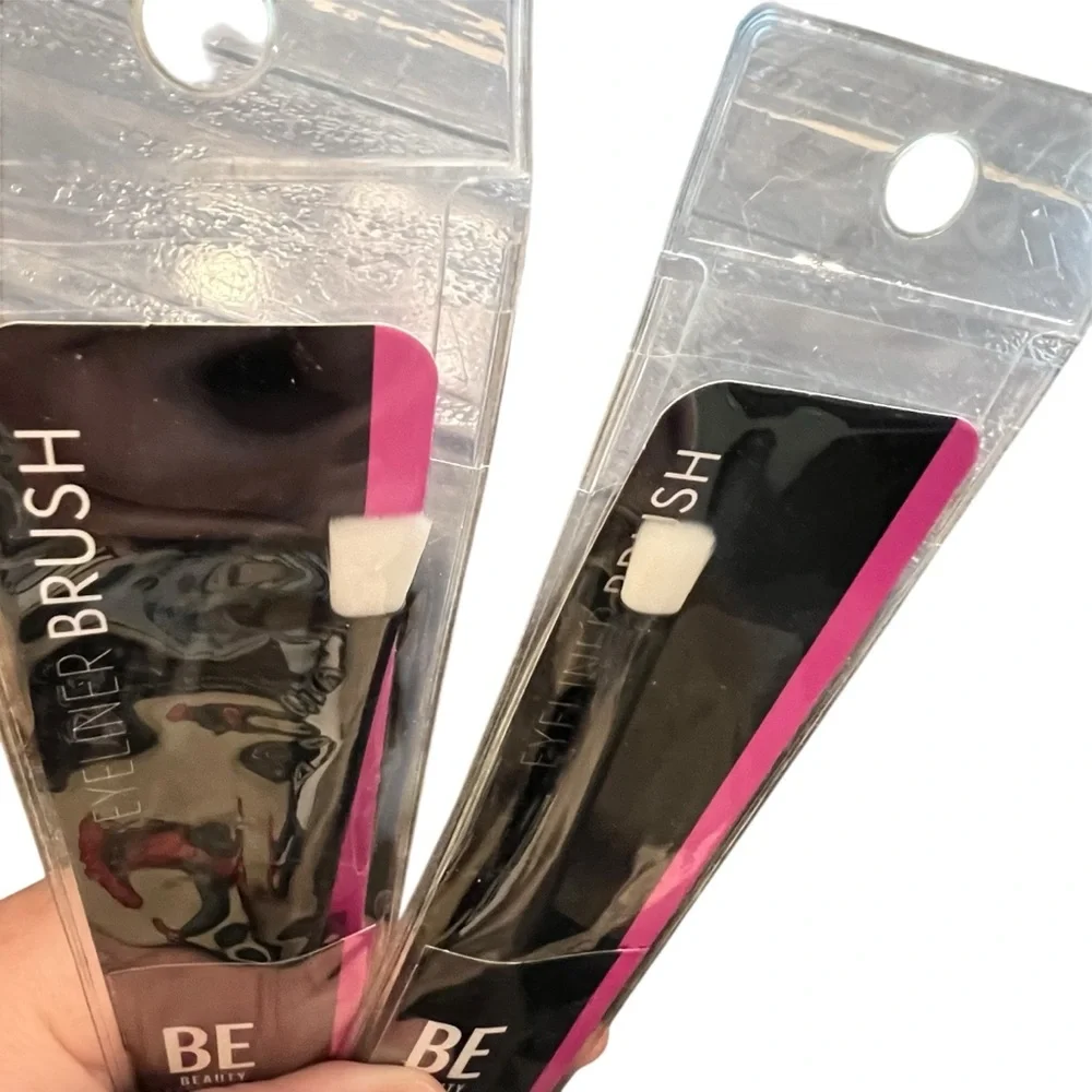 Beauty Essentials Makeup Brush 2 Pc Eyeliner Black Handle NEW White‎ Bristles